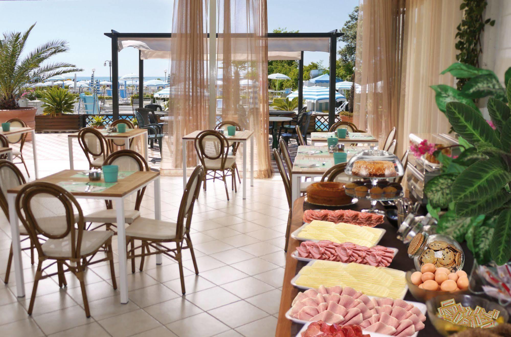Hotel La Brezza Frontemare リド・ディ・イエゾロ エクステリア 写真