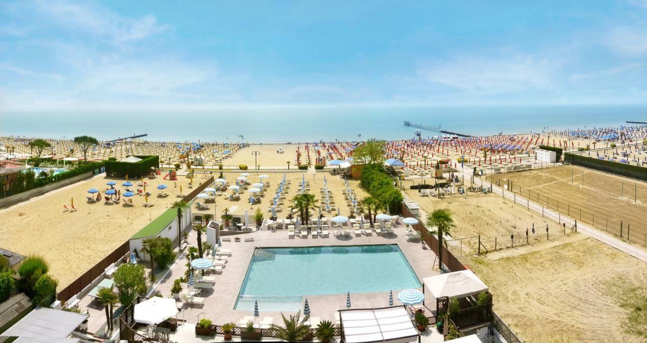 Hotel La Brezza Frontemare リド・ディ・イエゾロ エクステリア 写真